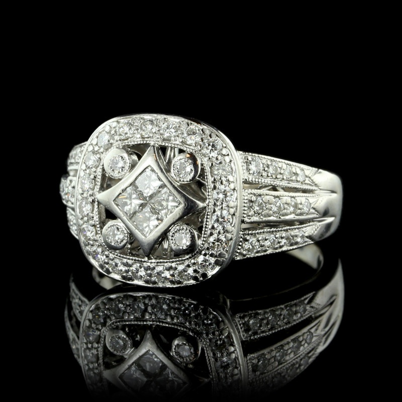 18k white gold cluster diamond halo ring