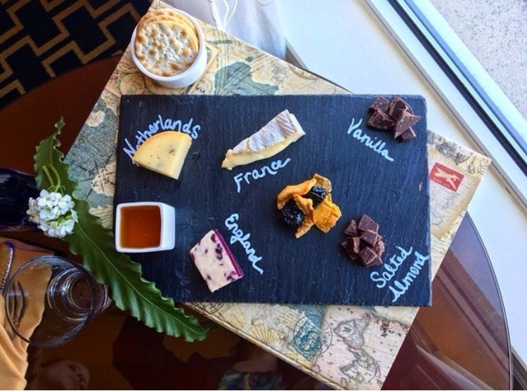 Your Day, Your Way: Personalizing Wedding Food & Beverage Experience